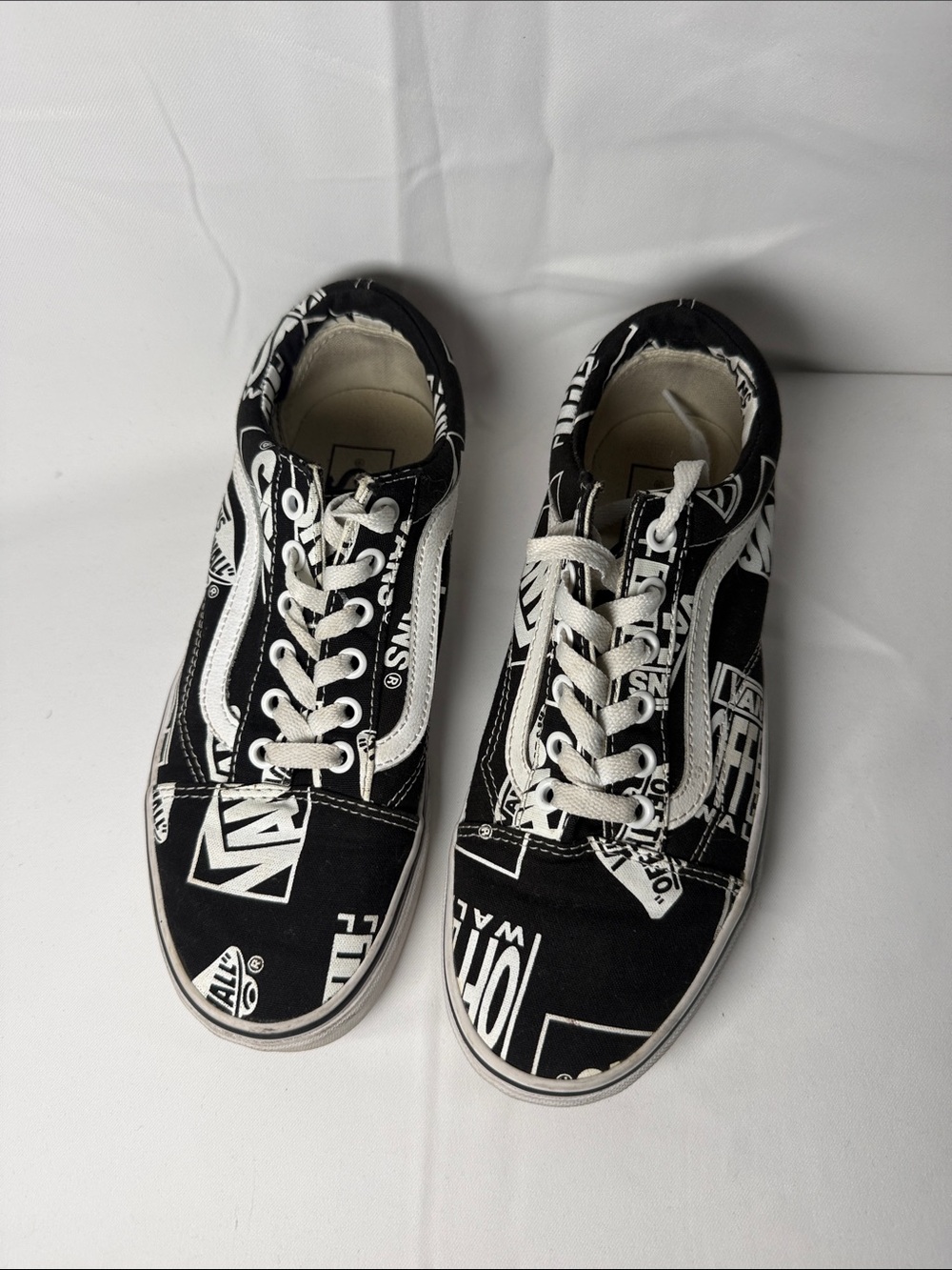 VANS Black and White Graphic Low-Top Sneakers